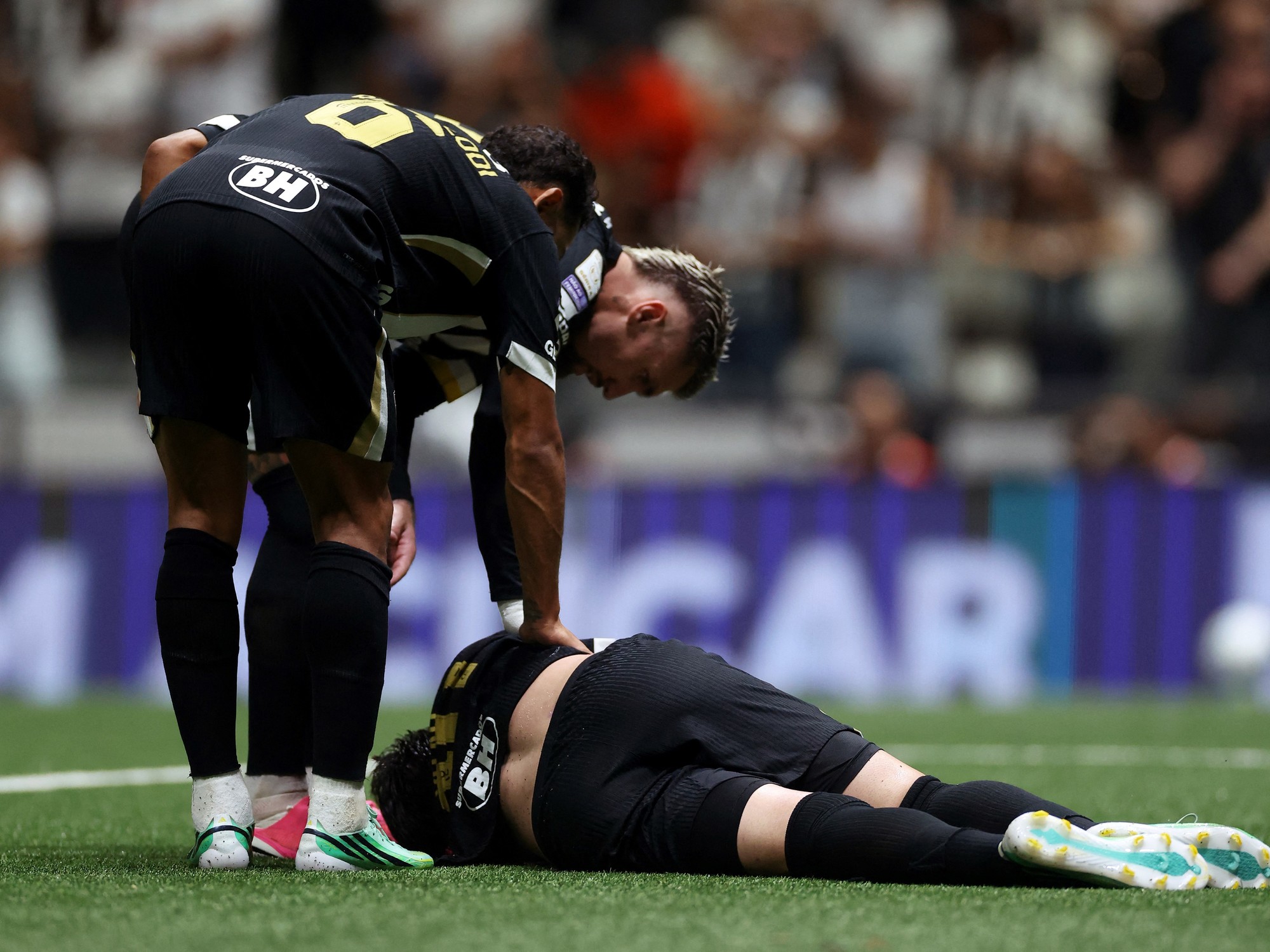 Atlético Mineiro pierde el clásico y sufre dos lesiones antes de la Sudamericana