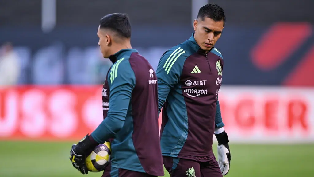 Luis Ángel Malagón respalda a Raúl Rangel tras las críticas recibidas en Selección Mexicana