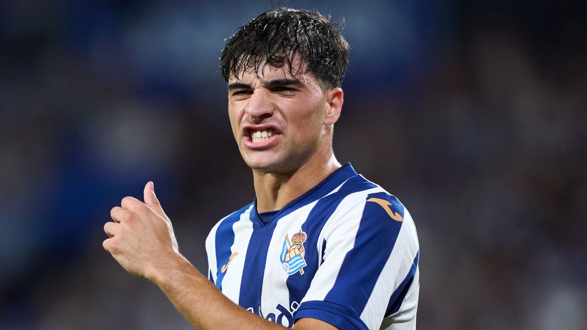Jon Martin reafirma su compromiso con la Real Sociedad antes del derbi vasco