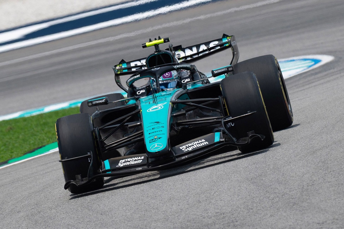 Kimi Antonelli lidera FP3 en Malasia tras remontada de Mercedes en Bahréin