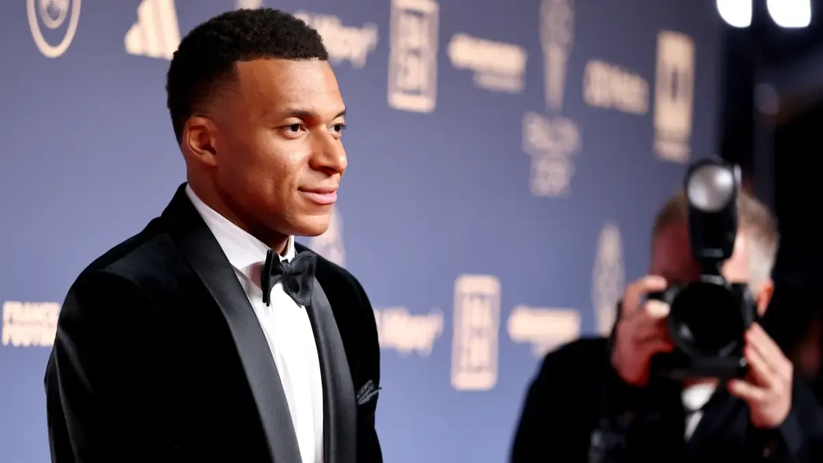 China suspende las emisiones de LaLiga y contratos de Kylian Mbappé tras polémica por Mao Zedong