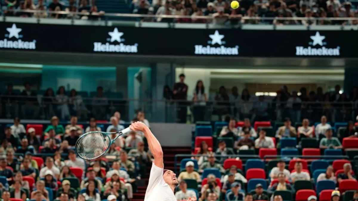 Alexander Zverev rescata cuatro puntos de partido ante Martín Landaluce en Viena