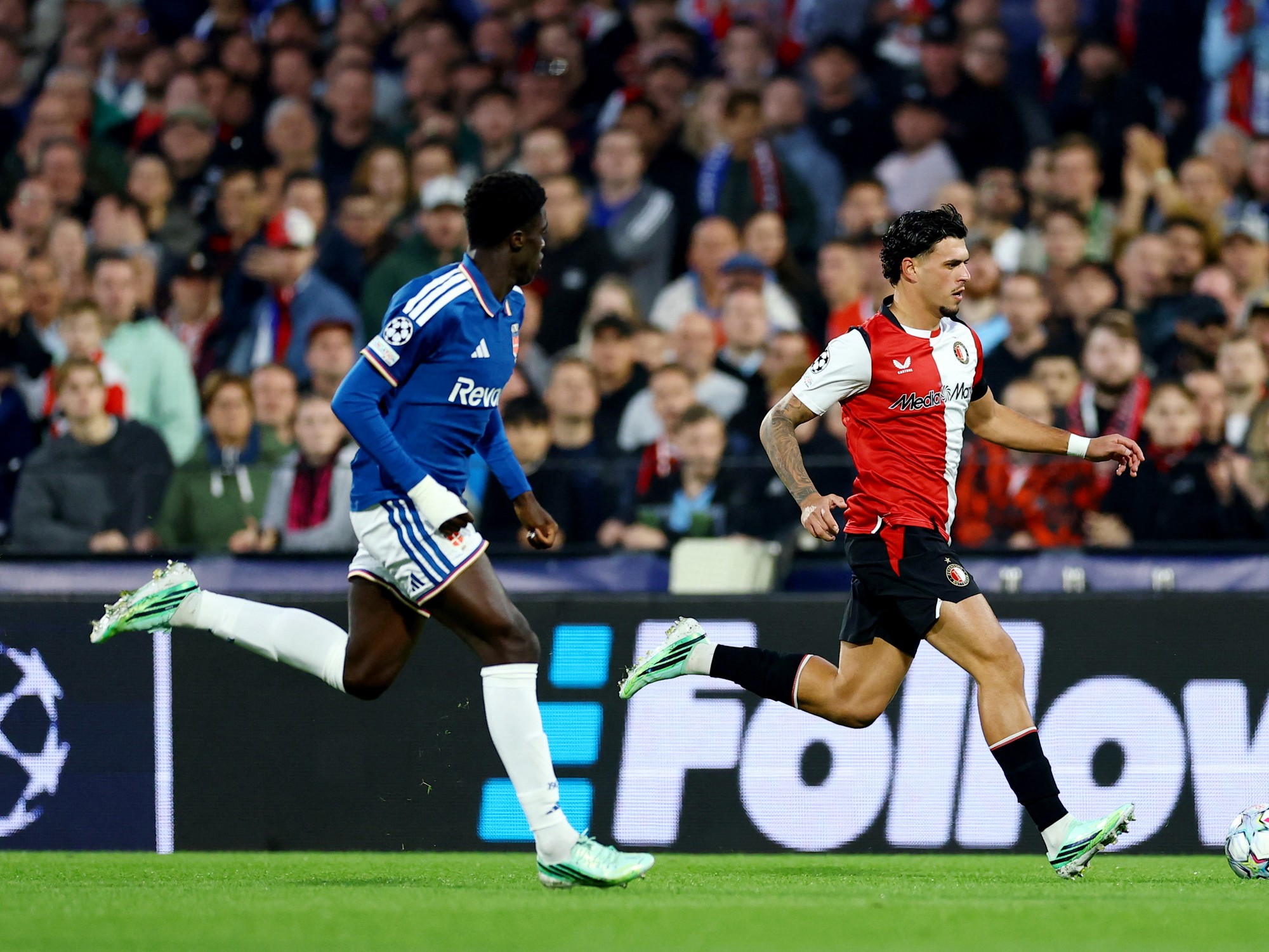 Feyenoord recibe al Como en Rotterdam por la Champions League