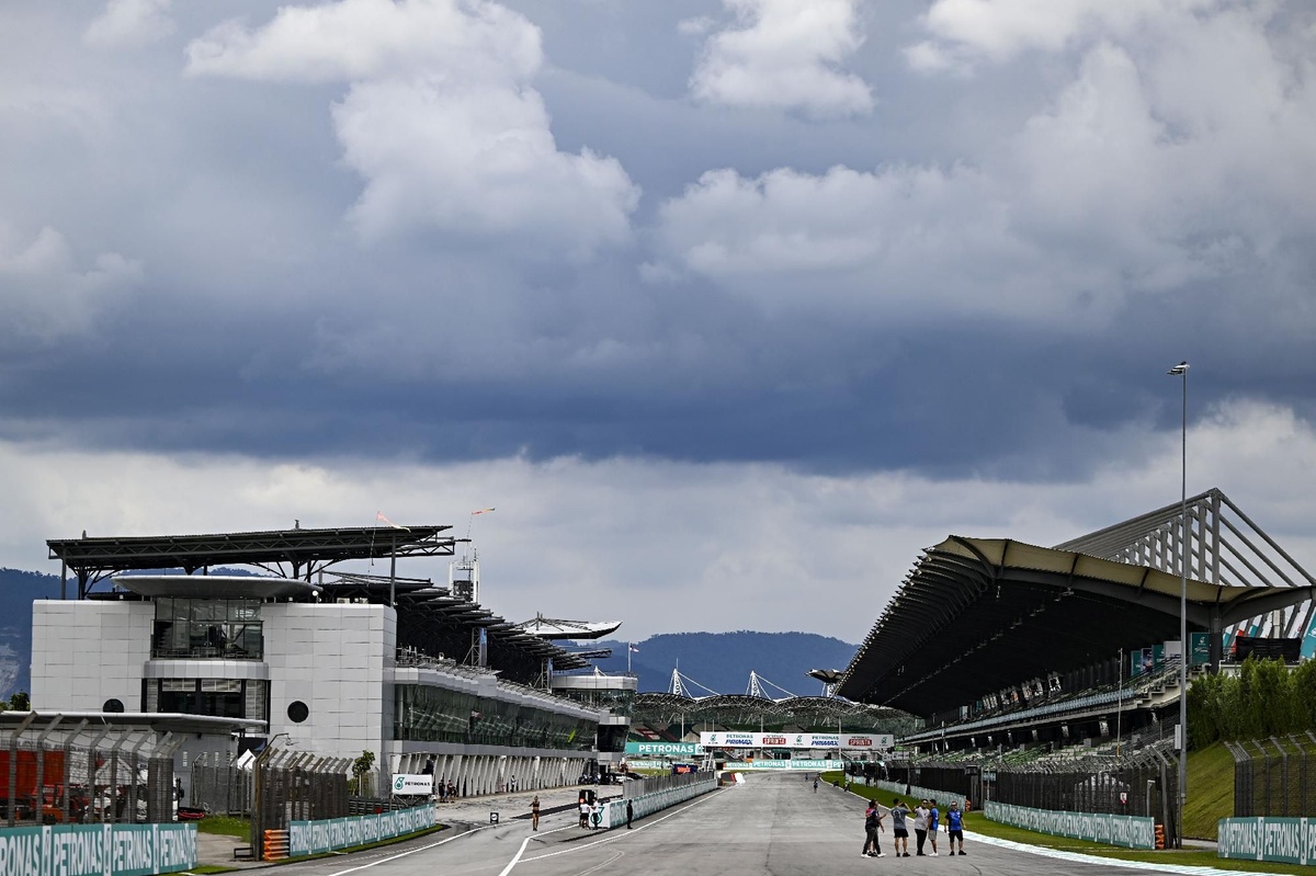 Marc Márquez defiende el liderato de MotoGP ante un mermado Jorge Martín en Sepang. Imagen difundida por Motorsport.