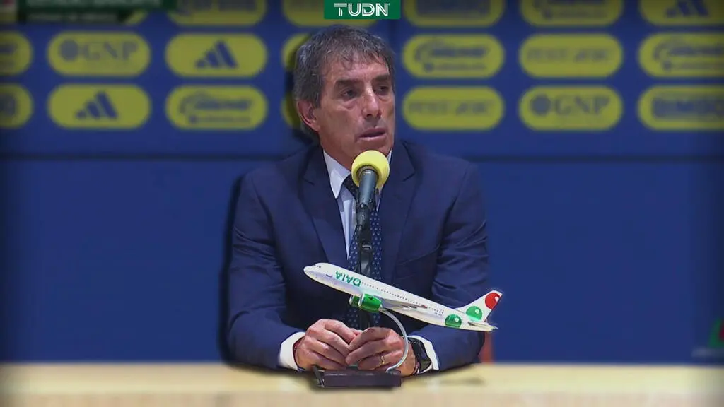 Guillermo Almada critica el rendimiento del América tras caer frente a Pachuca